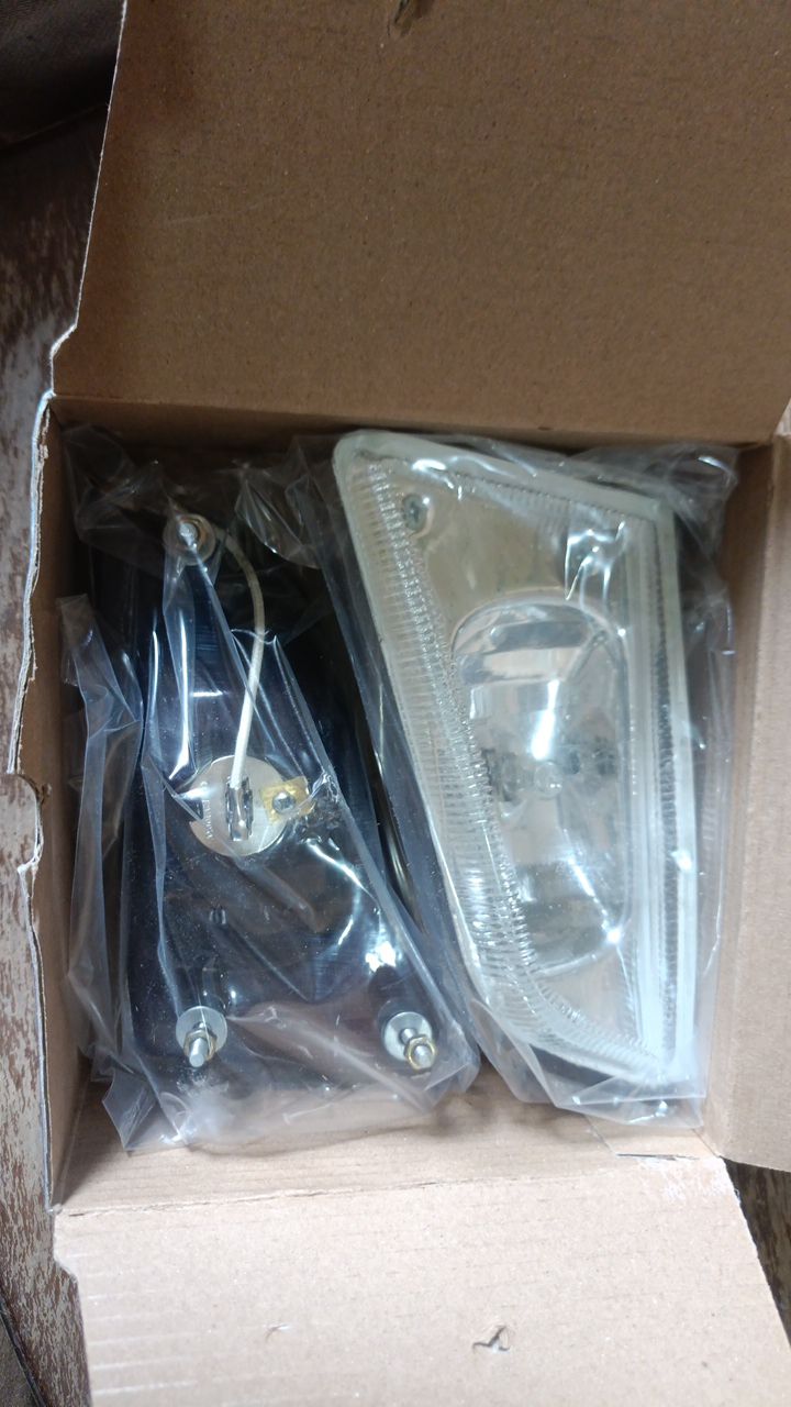 مه شکن(پرژکتور) 132 پشت فلزی جفت درجه یک همراه با لامپ از برند MJ